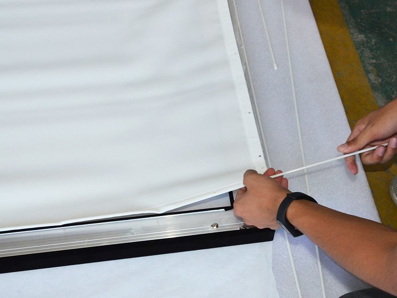 Fixed Frame Screen Assembling-3